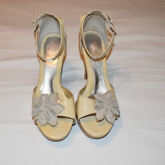 Sofft Shoes Platform Heel - Picture 1 of 11